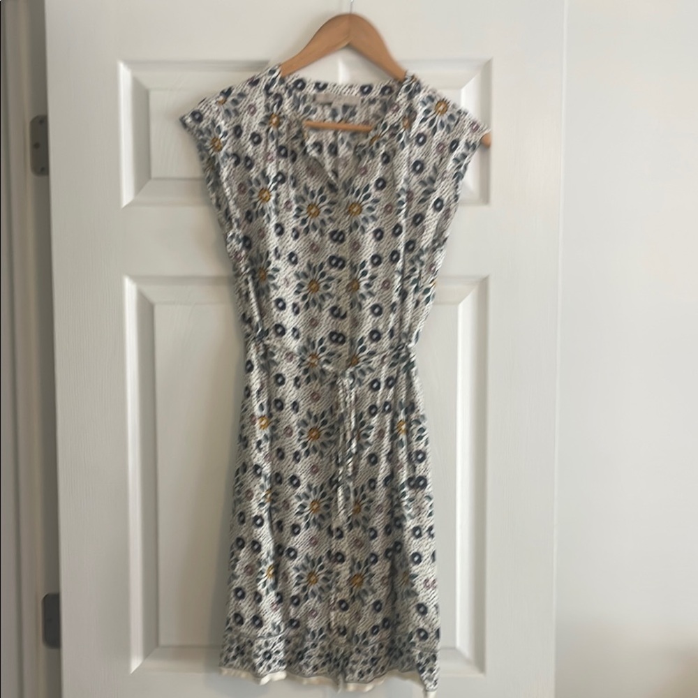 LOFT Black and White Ruched Flutter Sleeve Mini Dress